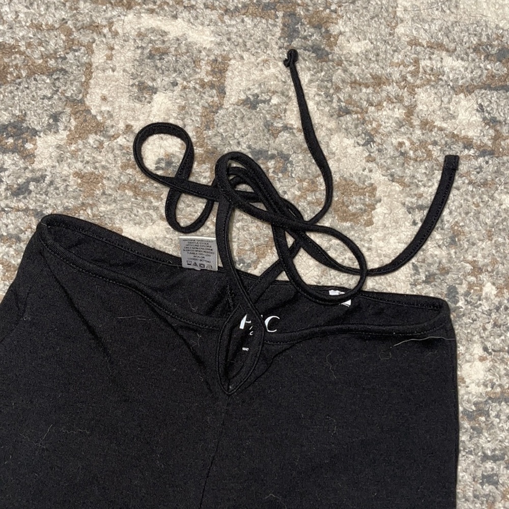 SHORTS - Picture 2 of 3